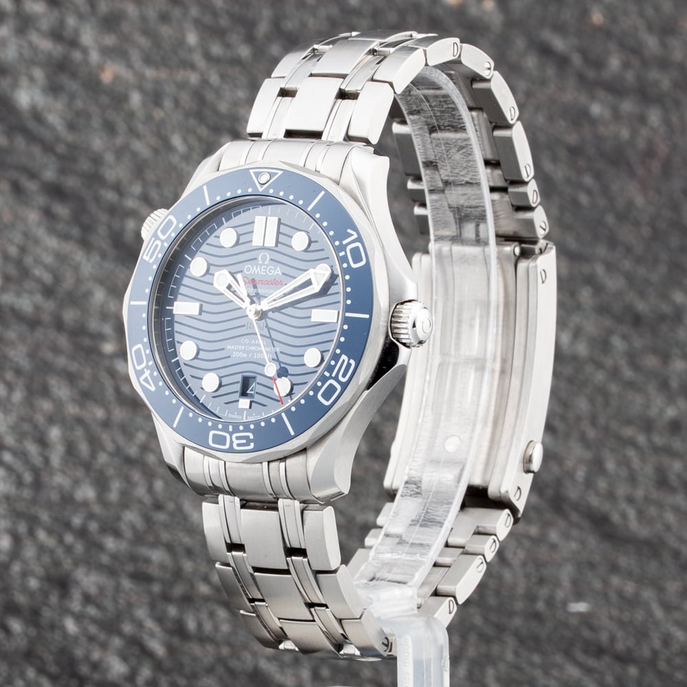 Pre-Owned OMEGA Mens Seamaster Blue Dial Silver Bracelet Watch 21030422003001