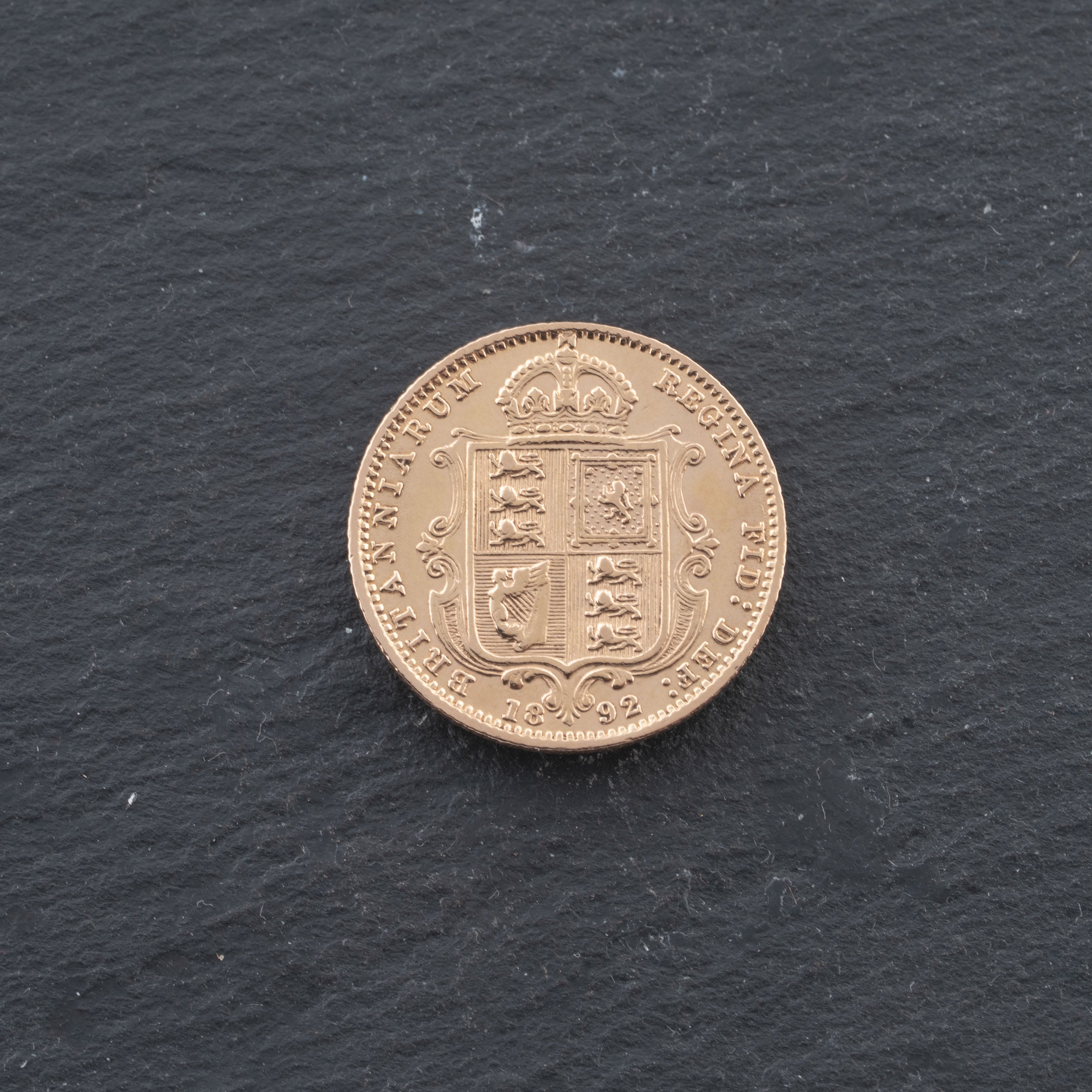 Pre-Owned 22ct Yellow Gold 1892 Queen Victoria Shield Back Half Sovereign Coin 47011229