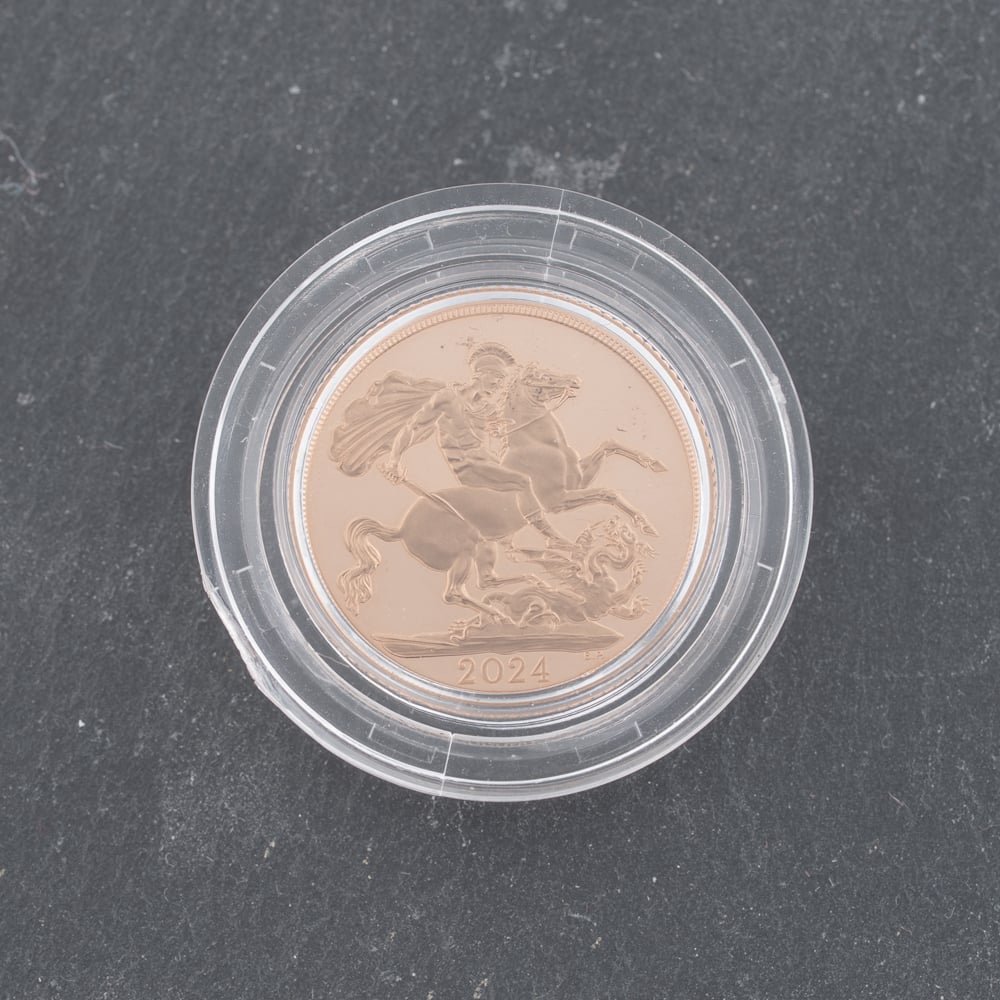 Pre-Owned 22ct Yellow Gold 2024 King Charles Full Sovereign Boxed Coin 47021289