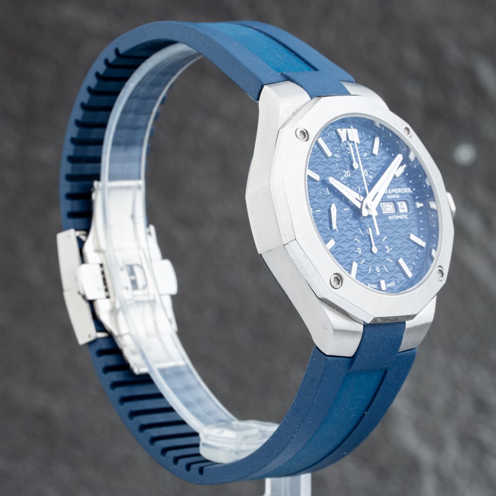 Pre-Owned Baume & Mercier Mens Riviera Blue Dial Rubber Strap Watch 10623