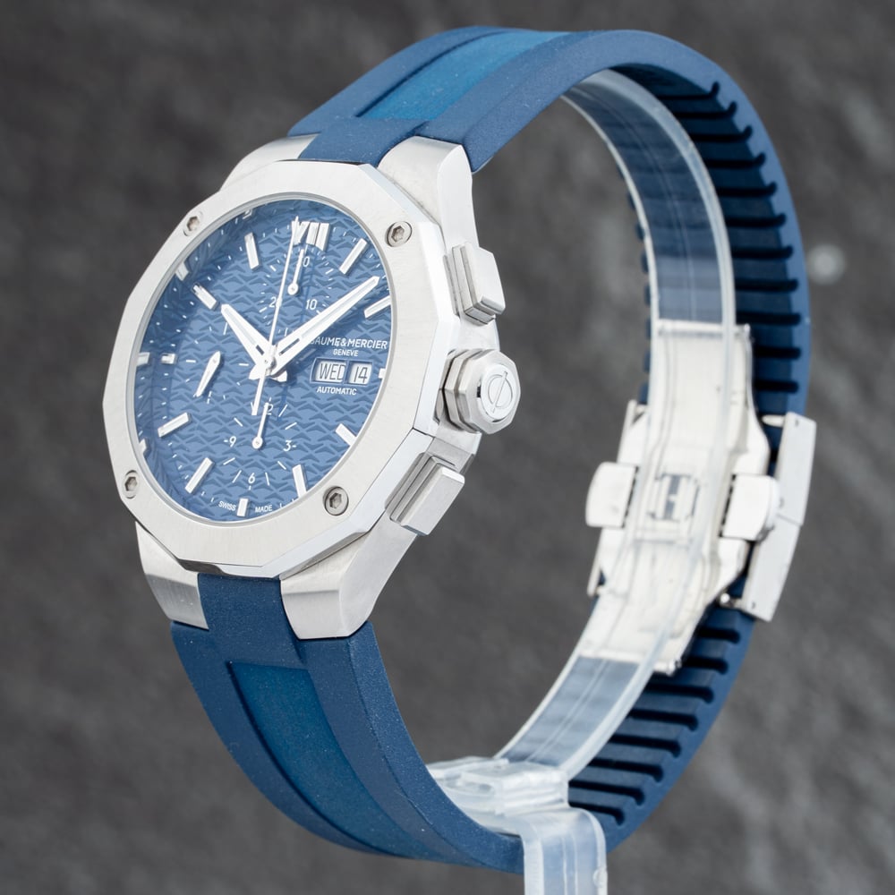 Pre-Owned Baume & Mercier Mens Riviera Blue Dial Rubber Strap Watch 10623