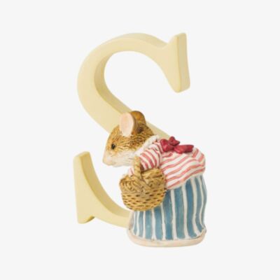 Peter Rabbit Decorative Mrs Tittlemouse Letter S A5011
