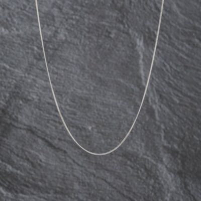 Pre-Owned White Gold Fine 18 Inch Curb Chain 41011157