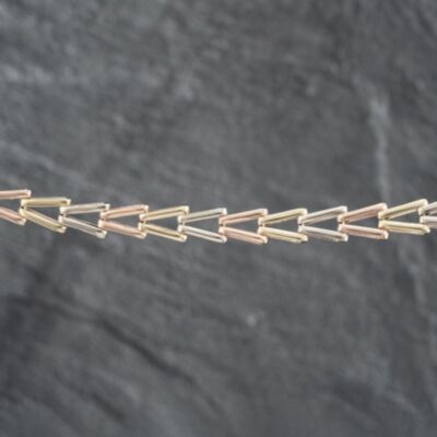Pre-Owned 9ct Three Colour Gold Fancy 'V' Pattern Link 16 Inch Collarette Chain 41041438