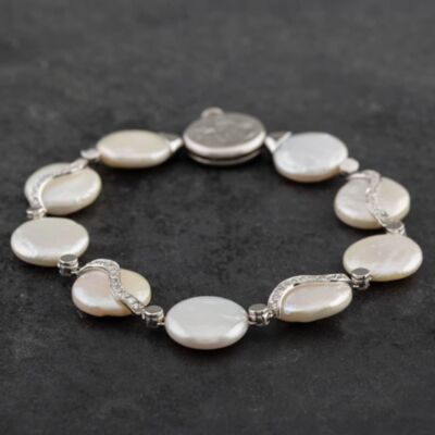 Pre-Owned 18ct White Gold Freshwater Pearl & Brilliant Cut Diamond Bracelet 4107228
