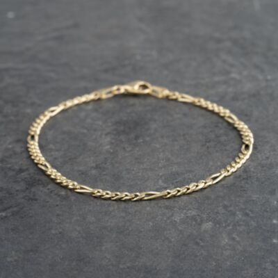 Pre-Owned 18ct Yellow Gold 9 Inch Figaro Chain Bracelet 41081185