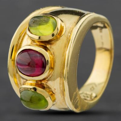 Pre-Owned 14ct Yellow Gold Oval Garnet & Peridot Three Stone Ring 41101661