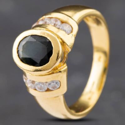 Pre-Owned 18ct Yellow Gold Oval Cut Sapphire & Cubic Zirconia Dress Ring 41102029