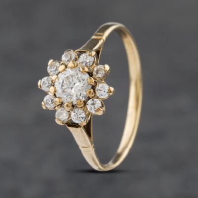 Pre-Owned 9ct Yellow Gold Cubic Zirconia Cluster Ring 41102986