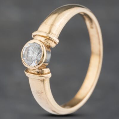 Pre-Owned 9ct Yellow Gold Cubic Zirconia Rubover Set Solitaire Ring 41103164