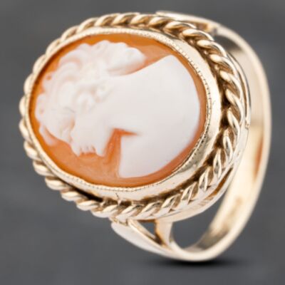 Pre-Owned 9ct Yellow Gold Cameo Oval Dress Ring 41103188