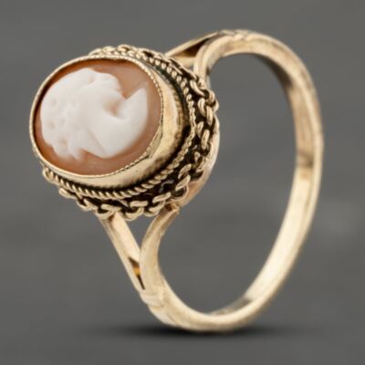 Pre-Owned 9ct Yellow Gold Cameo Oval Dress Ring 41103308