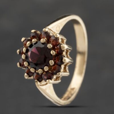 Pre-Owned 9ct Yellow Gold Garnet Cluster Ring 41103354
