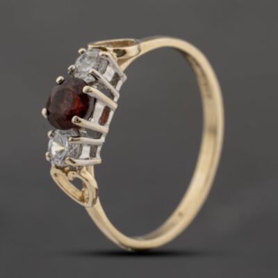 Pre-Owned 9ct Yellow Gold Garnet & Cubic Zirconia Heart Shoulders Three Stone Ring 41103681