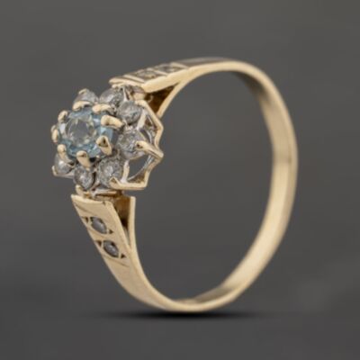Pre-Owned 9ct Yellow Gold Blue Topaz Cluster Ring 41103715