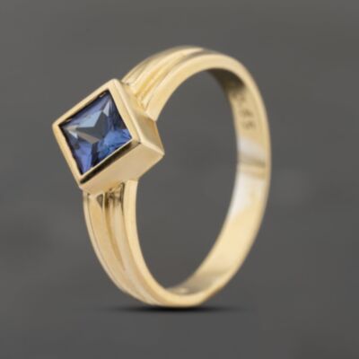 Pre-Owned 18ct Yellow Gold 0.65 Tanzanite Rubover Set Dress Ring 41103724