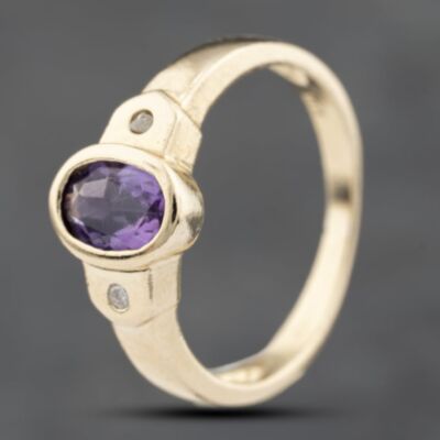 Pre-Owned 9ct Yellow Gold Amethyst Oval Three Stone Ring 41103778