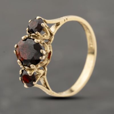 Pre-Owned 9ct Yellow Gold Garnet Three Stone Ring 41103911