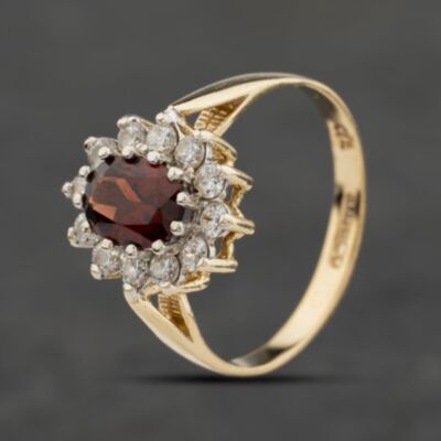 Pre-Owned 9ct Yellow Gold Garnet & Cubic Zirconia Oval Cluster Ring 41104047