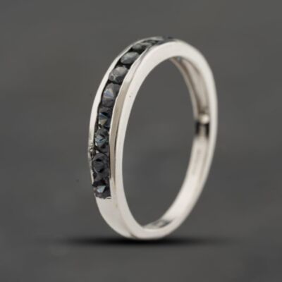 Pre-Owned 9ct White Gold Colour Changing Garnet Channel Set Half Eternity Ring 41104191