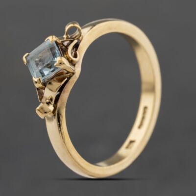 Pre-Owned Vintage 9ct Yellow Gold Aquamarine Set Dress Ring 41104325