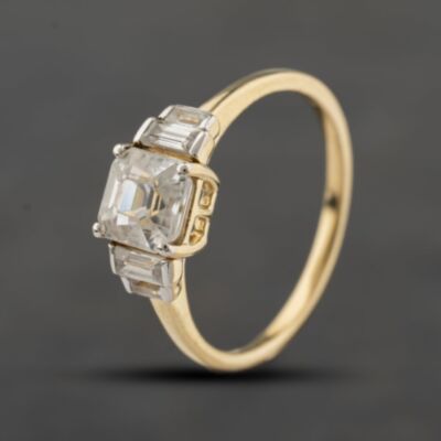 Pre-Owned 9ct Yellow Gold White Topaz Dress Ring 41104374