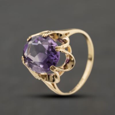 Pre-Owned 9ct Yellow Gold Amethyst Oval Dress Ring 41104462