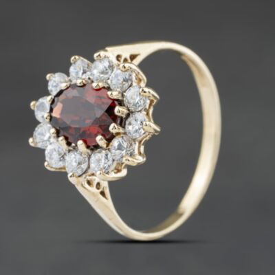 Pre-Owned 9ct Yellow Gold Garnet & Cubic Zirconia Oval Cluster Ring 41104491