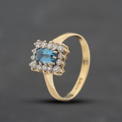 Pre-Owned 9ct Yellow Gold Blue Topaz & Cubic Zirconia Oblong Cluster Ring 41104727