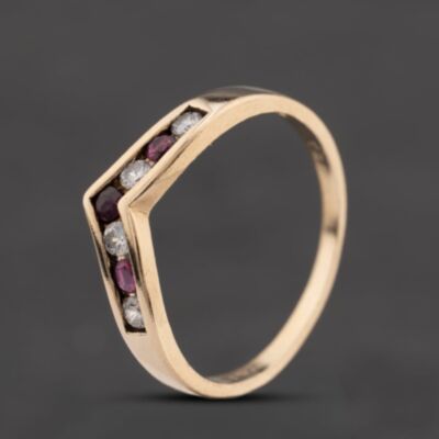 Pre-Owned 9ct Yellow Gold Ruby & Cubic Zirconia Channel Set Half Wishbone Ring 41104810