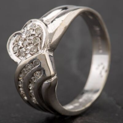 Pre-Owned 18ct White Gold Diamond Set Heart & Wave Ring 4112908