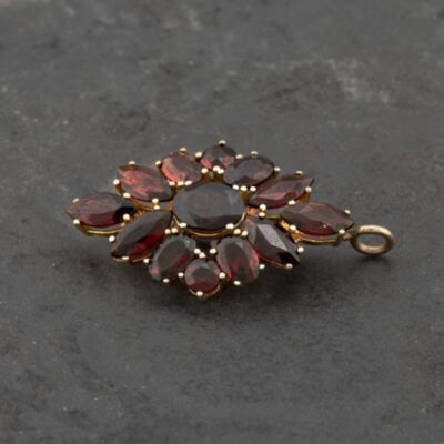 Pre-Owned 9ct Yellow Gold Garnet Oval Marquise Cluster Design Brooch 41131149
