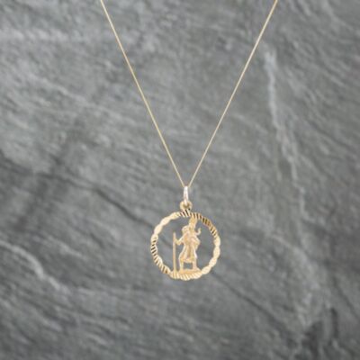 Pre-Owned 9ct Yellow Gold Openwork St Christopher Pendant & 18 Inch Curb Chain 41142085