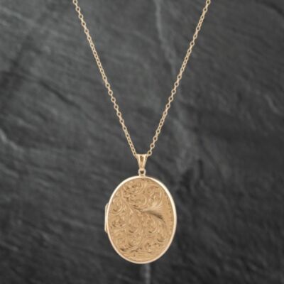 Pre-Owned 9ct Yellow Gold Hand Engraved Large Oval Locket Pendant & 19 Inch Trace Chain 41142270