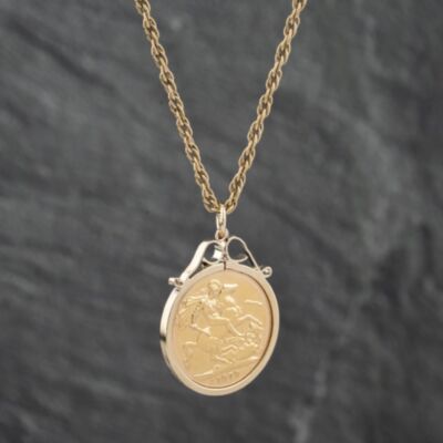 Pre-Owned 9ct Yellow Gold 1979 Elizabeth II Full Sovereign Coin Keeper Pendant & 18 Inch Prince Of Wales Chain 41142381