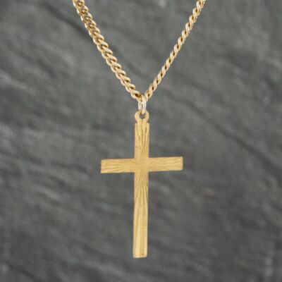 Pre-Owned 9ct Yellow Gold Diamond Cut Cross Pendant & 17 Inch Curb Chain 41142462