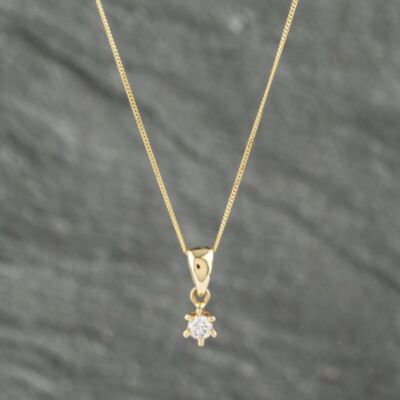Pre-Owned 9ct Yellow Gold Diamond Single Stone Pendant & 18 Inch Curb Chain 41142490