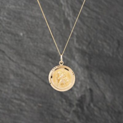 Pre-Owned 9ct Yellow Gold St Christopher Pendant & 18 Inch Curb Chain 41142494