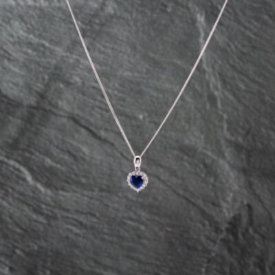 Pre-Owned 9ct White Gold Dark Blue And White Cubic Zirconia Heart Shape Cluster Pendant & 18 Inch Curb Chain 41142530