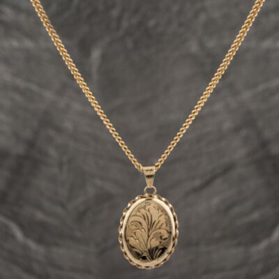 Pre-Owned 9ct Yellow Gold Oval Hand Engraved Locket Pendant & 20 Inch Curb Chain 41142567