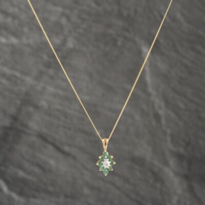Pre-Owned 9ct Yellow Gold Emerald & Diamond Cluster Pendant & 18 Inch Curb Chain 41142581