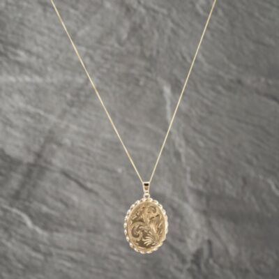Pre-Owned 9ct Yellow Gold Oval Hand-Engraved Spiral Rope Edged Locket Pendant & 18 Inch Curb Chain 41142593