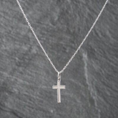 Pre-Owned 9ct White Gold Cross Pendant & 16 Inch Bar Chain 41142672