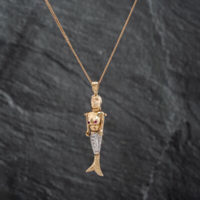Pre-Owned 9ct Yellow Gold Cubic Zirconia Mermaid Pendant & 20 Inch Curb Chain 41142680