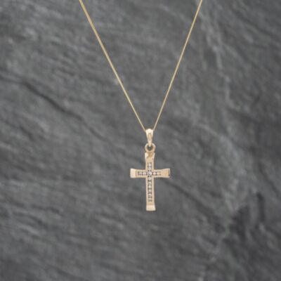 Pre-Owned 9ct Yellow Gold 0.12ct Brilliant Cut Diamond Cross Pendant & 18 Inch Curb Chain 41142711