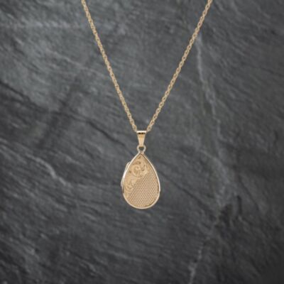 Pre-Owned 9ct Yellow Gold Engraved Pear Shaped Locket Pendant & 18 Inch Prince Of Wales Chain 41142722