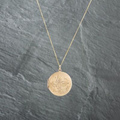 Pre-Owned 9ct Yellow Gold Round Hand Engraved Locket Pendant & 18 Inch Curb Chain 41142735