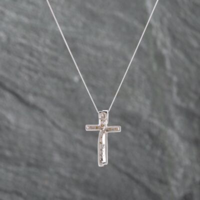 Pre-Owned 9ct White Gold Diamond Cross Pendant & 18 Inch Curb Chain 41142825