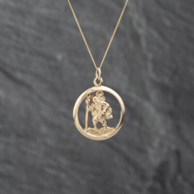 Pre-Owned 9ct Yellow Gold Open Work St Christopher Pendant & 18 Inch Curb Chain 41142843