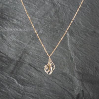 Pre-Owned 9ct Yellow Gold Sapphire & Cubic Zirconia Pendant & 16 Inch Curb Chain 41142850